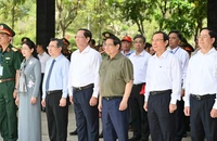 Thủ tướng Phạm Minh Chính dâng hương các anh hùng, liệt sĩ tại Côn Đảo