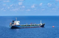 Cháy tàu ở ngoài khơi TP.HCM, 1 thuyền viên bị thương nặng
