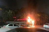 Hà Nội: Xe tải bốc cháy trên Đại lộ Thăng Long