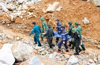 Đã tìm thấy 5 thi thể nạn nhân vụ sạt lở khi thi công thuỷ điện ở Lai Châu