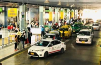 Lễ 30-4: Điều xe từ các tỉnh về sân bay Tân Sơn Nhất đón khách