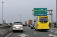 Kinh nghiệm từ bán quyền thu phí cao tốc TP.HCM - Trung Lương