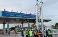 Đẩy nhanh lắp đặt thiết bị trạm thu phí không dừng trên cao tốc