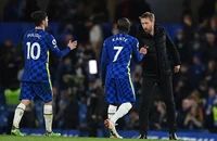 Potter về Chelsea - “Đũa mốc vọc mâm son”