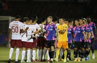 Đồng tiền đi trước ở thế cờ tàn V-League