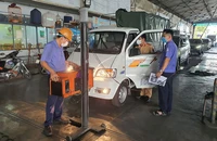 Đăng kiểm Hà Nội, TP.HCM dễ thở hơn khi được CSGT hỗ trợ