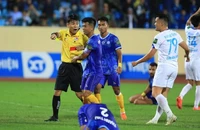 Vì sao VPF không dám ra án nặng với HLV Vũ Tiến Thành?