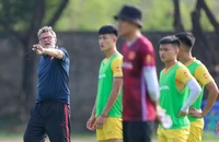 U-22 Việt Nam đứng dậy sau cú sốc nặng