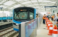220 km đường sắt đô thị: Áp lực nhưng không thể không làm