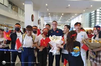 3 ngày của ông Troussier và “chiến thư” của HLV Michael Weiss