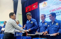Thẻ BHYT: “Phao cứu sinh” cho những người khó khăn