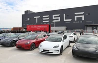 Ô tô Tesla được sản xuất ở nhà máy tại Thượng Hải (Trung Quốc) vào tháng 10-2020. Ảnh: CNSPHOTO