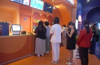 Phim Đào, Phở và Piano có hàng mà không có 'chợ'; Các 'chợ' lại phủ kín phim Mai