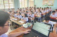 Một tiết học của học sinh lớp 9 Trường THCS Nguyễn Hiền (quận 12, TP.HCM). Ảnh: NGUYỄN QUYÊN