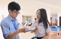 Muôn kiểu thi tuyển đánh giá năng lực thí sinh