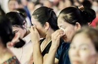 Nhiều người dân xúc động trong lễ Vu Lan báo hiếu