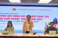 Thứ trưởng Bộ GD&ĐT: Đừng bao giờ nói với sinh viên 'làm giàu không khó'!