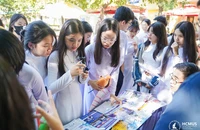 Điểm sàn giảm mạnh, xem xét điều chỉnh điểm tổ hợp môn