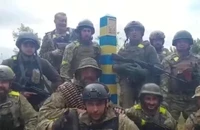 Nóng Nga-Ukraine chiều 16-5: Ông Zelensky cách chức một chỉ huy, Ukraine nói đẩy lùi quân Nga đến biên giới ở Kharkiv