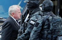 Đại sứ Mỹ tại Nga John Sullivan tham dự lễ tưởng niệm cố Tổng thống Liên Xô Mikhail Gorbachev ở Moscow ngày 3-9. Ảnh: REUTERS