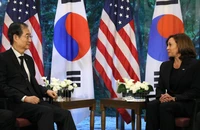 Phó Tổng thống Mỹ Kamala Harris trong cuộc gặp song phương với Thủ tướng Hàn Quốc - ông Han Duck-soo tại Tokyo ngày 27-9. Ảnh: AP