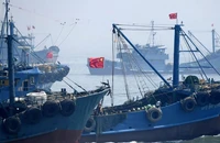 Trung Quốc sẵn sàng bắn vật thể bay 'lạ' ở Thanh Đảo, kêu tàu thuyền cảnh giác