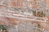 Israel không kích sân bay Syria