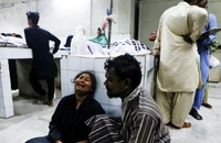 Xô xát trong khi chờ viện trợ lương thực ở Pakistan, ít nhất 13 người thiệt mạng