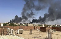 Giao tranh Sudan thêm căng, các nước sơ tán công dân