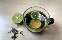 Lợi ích bất ngờ khi uống trà xanh với chanh