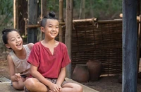 Con trai ma nữ Nak thay mẹ comeback màn ảnh rộng, tung trailer đáng yêu 