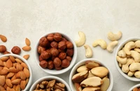 Ngoài tuổi 40 nên ăn những thực phẩm này để giảm cân nhanh hơn