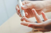 Các yếu tố khác ngoài chế độ ăn uống ảnh hưởng đến lượng đường trong máu 