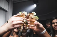 Uống rượu có ảnh hưởng đến huyết áp không?