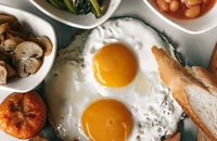 Ăn trứng có liên quan tới cholesterol và bệnh tiểu đường không?