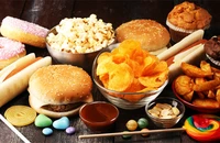 Tiêu thụ nhiều đường, muối và chất béo không lành mạnh ảnh hưởng đến sức khỏe tim mạch như thế nào? 