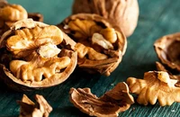Tránh ăn quả óc chó nếu bạn mắc bệnh lý này