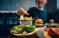 Muốn giảm cân nhưng cứ thèm ăn vặt, đây là giải pháp cho bạn 