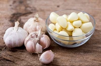 Lợi ích bất ngờ của việc ăn 1 tép tỏi sống mỗi ngày
