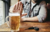 Bỏ rượu bia trong 30 ngày, cơ thể thay đổi ra sao? 