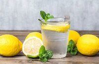 Tác dụng phụ của việc uống quá nhiều nước chanh 