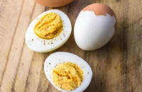 4 loại thực phẩm giàu protein giúp xây dựng cơ bắp săn chắc sau tuổi 60