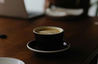 Chỉ uống cà phê thay bữa sáng: Sai lầm phổ biến nhưng ít ai để ý