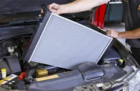 Két nước bị tắc không chỉ là lỗi nhỏ: Nguy cơ gây sôi máy và hỏng động cơ