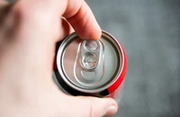 7 tác hại nghiêm trọng của nước tăng lực mà nhiều người vẫn xem nhẹ 