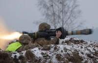 Hàng trăm xe tăng Nga bị phá hủy tại Ukraine có thể là do tên lửa chống tăng NLAW của Anh