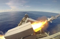 Vũ khí Mỹ và đồng minh dùng đánh chìm 2 tàu chiến cũ trong cuộc tập trận RIMPAC 2024
