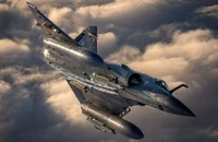 Tiêm kích Mirage 2000 Pháp gửi cho Ukraine có thể chống lại Su-35 và S-400 của Nga?