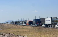 Đường dẫn vào cao tốc TP.HCM - Long Thành - Dầu Giây vẫn đóng, nhiều tuyến đường không có lối ra