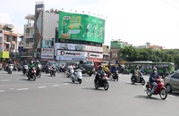 Giao thông tại giao lộ Phạm Văn Đồng - Lê Quang Định sau 5 ngày điều chỉnh